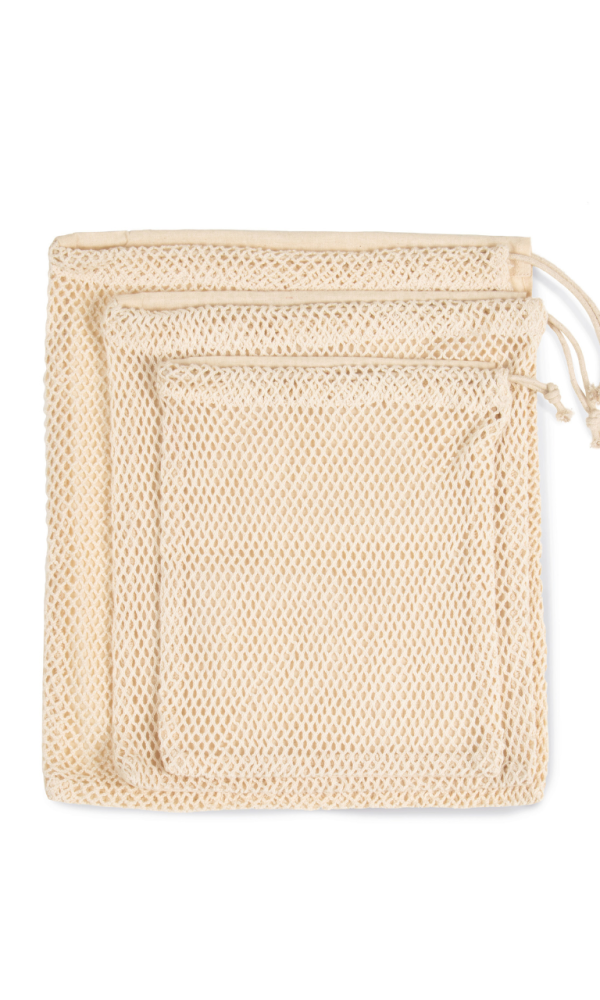 MESH BAG WITH DRAWSTRING CARRY HANDLE