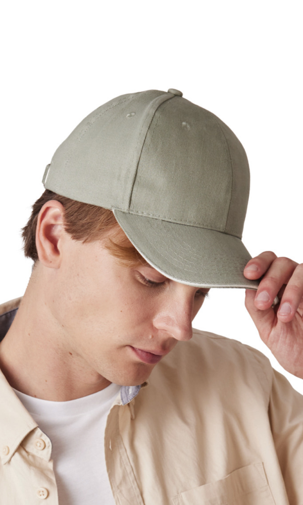 CAP IN ORGANIC COTTON WITH CONTRASTING SANDWICH PEAK - 6PANELS