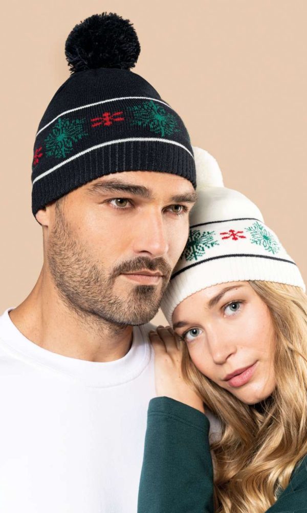 BEANIE WITH CHRISTMAS PATTERNS