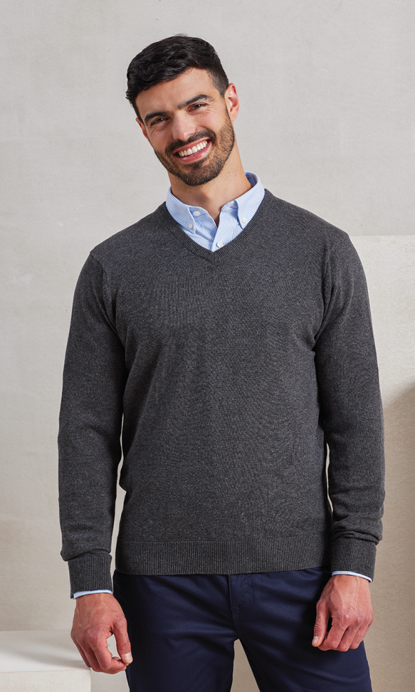 MEN'S KNITTED V-NECK SWEATER