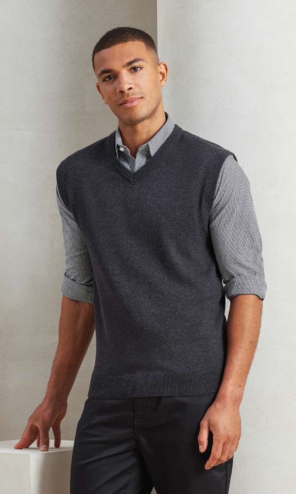 MEN'S V-NECK SLEEVELESS SWEATER