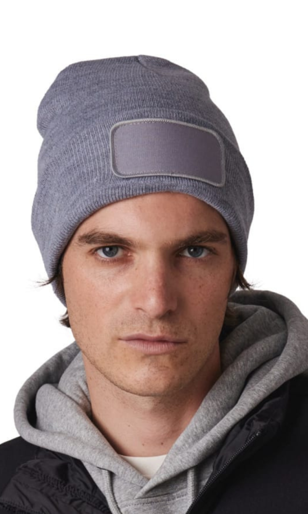BEANIE WITH PATCH
